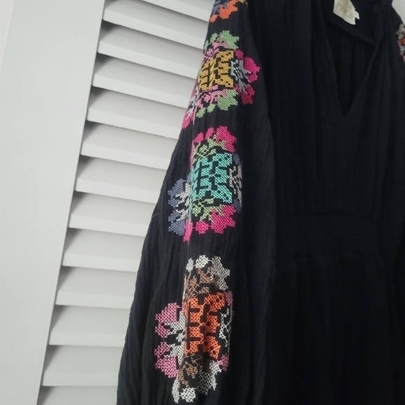 JUDITH MARCH Embroidered 100 % cotton dress size small. - Picture 5 of 10